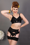 HARLOW suspender belt
